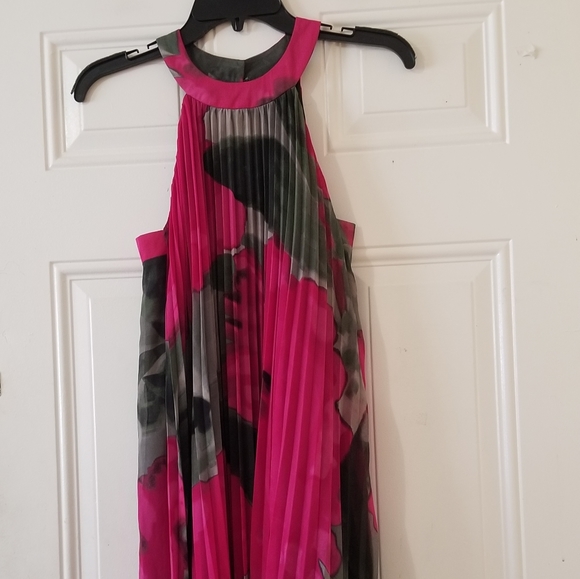 Trina Turk Pleated Dresses, Size Small - Picture 3 of 11